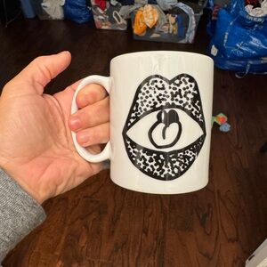 IKEA glodande White Mug with Black Eye and Lips Design